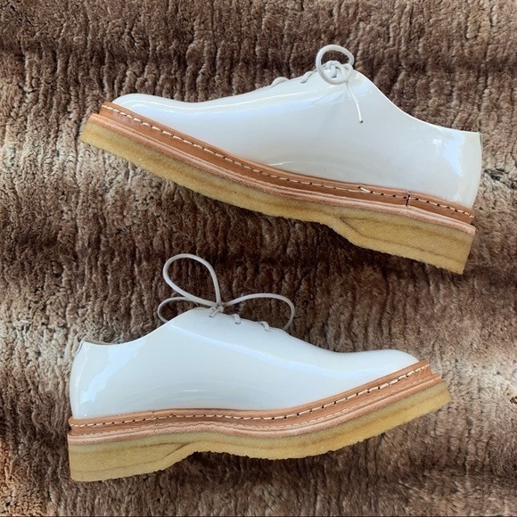 Want Les Essentiels Cordova Crepe Patent Leather White Oxfords - Picture 2 of 13